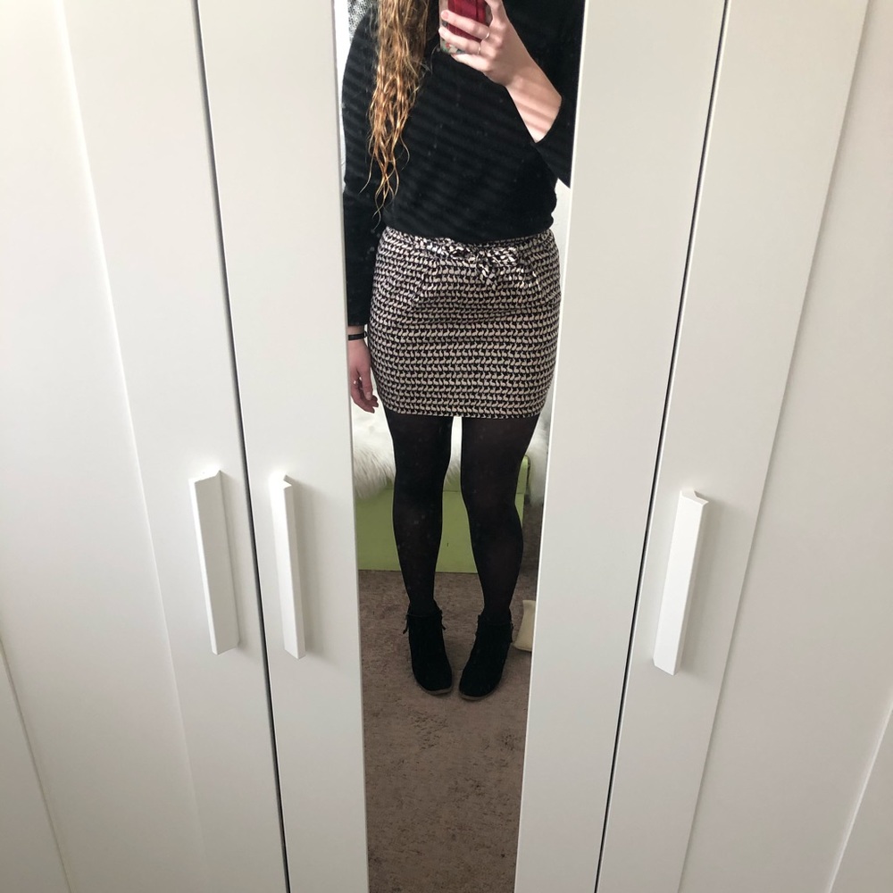 πH&M DIVIDED Tie Waist Bunny Skirt - Picture 7 of 8